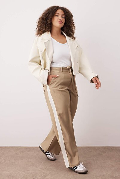 Trendyol Curve Бежеві штани з еластичним поясом, шнурівкою та панелями з тканини, великий розмір TBBAW26AR00017