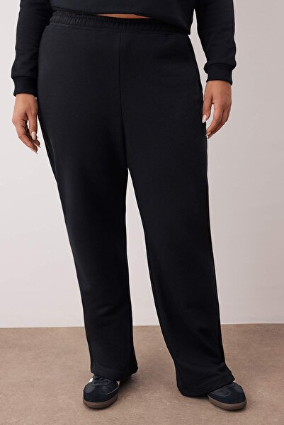 Trendyol Curve Черен спортен екип с ниски рамене, редовна кройка, голям размер TBBAW26TS00006