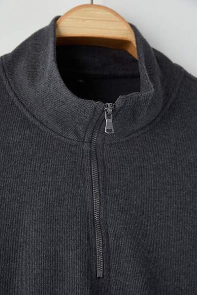 Trendyol Collection Ανθρακί νέο φούτερ με γιακά ψηλό κολάρο, μεγάλου μεγέθους, φούτερ με γιακά ψηλό κολάρο TMNAW26AO00000