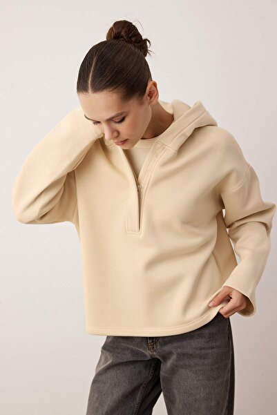 Trendyol Collection Πλεκτό φούτερ με κουκούλα με φλις εσωτερικά και μισό φερμουάρ, oversize TWOAW26SW00092