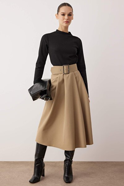 Trendyol Collection Μαύρο φόρεμα Midi A Line/Cut Bell με πλεκτό φόρεμα από ποπλίνα με ζώνη TWOAW26EL00222