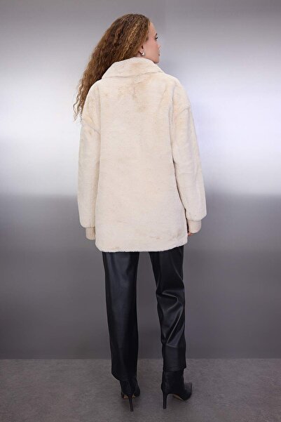 Trendyol Collection Ecru Fur Double-Sided Mono Closure Oversize Midi Coat Twoaw26Kb00005