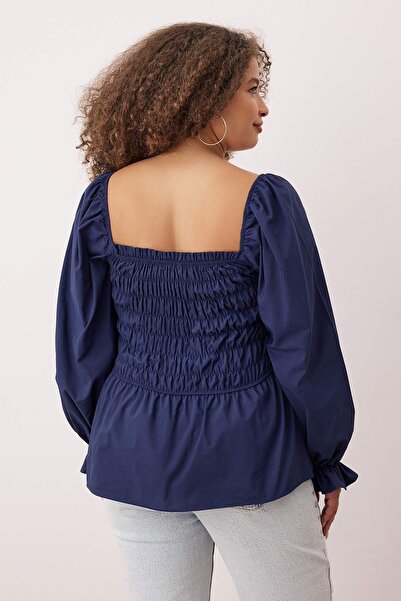 Trendyol Curve Námořnická modrá čtvercový límec Stahovací rukáv Gipeli Tkaná halenka velké velikosti TBBSS23AF00035