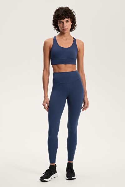 Oysho Medium-support comfortlux sports bra with cups