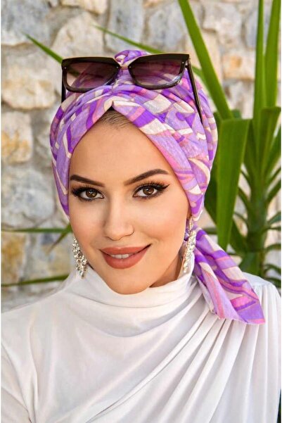 Aişe tesettür Καπέλο με γεωμετρικό σχέδιο λιλά με αγκράφα