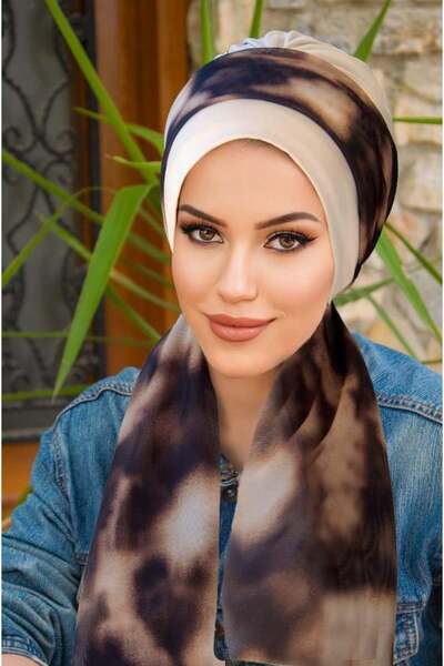 Aişe tesettür Φουλάρι με μοτίβο μπατίκ σε καφέ χρώμα με καπέλο