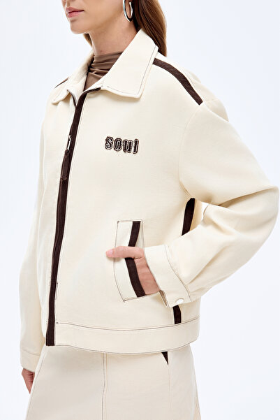 Quzu Μπουφάν με φερμουάρ με λεπτομέρειες από κέντημα και προσαρμοσμένο σχέδιο, μπεζ