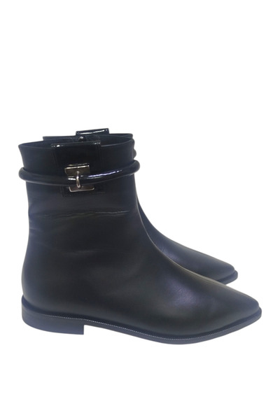 DRY SHOES Hakiki Deri Siyah Kadın Bot Ayakkabı Sivri Burun Düz Taban Fermuarlı Bilekten Bantlı DRY-2111