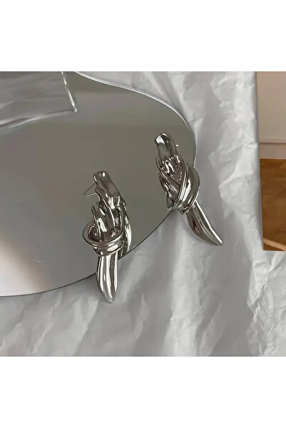 maia Knot Design Earrings