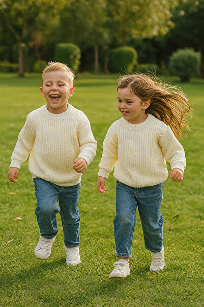 Nimini Kids Extra flexibilní unisex svetr pro miminka a děti s výstřihem (0-5 let)