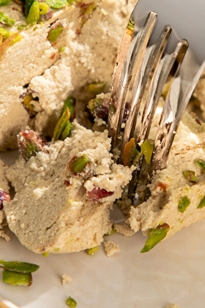 BERCEKIZ SERVET ŞEKERLEME Rafine Şeker Ilavesiz - Antep Fıstıklı Taze Tahin Helvası 400 gr