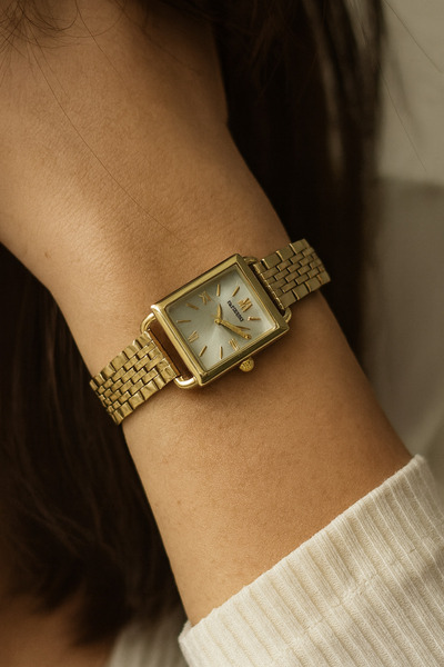 PW POLO WHITE ساعة اليد النسائية