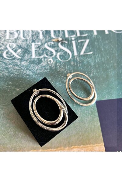 Butik أقراط كبيرة بيضاوية لامعة، مع خيارات الذهب والفضة، تصميم على شكل لفائف ...