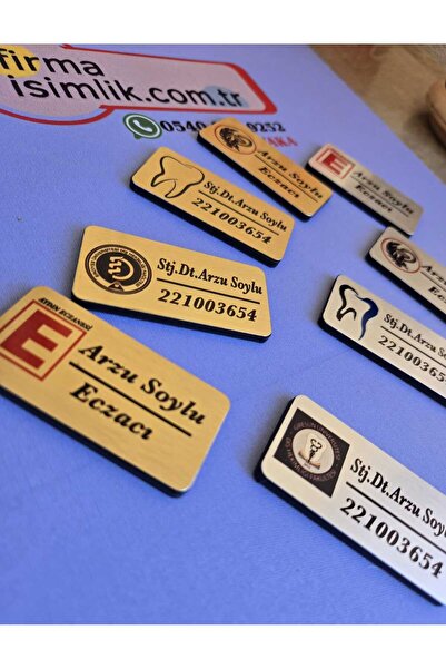 SIRADIŞI REKLAM YAKA İSİMLİK KİŞİYE ÖZEL BASKILI 1 ADET (eczane ,klinik,cafe,...