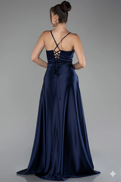 1fazlası Lacivert Göğüs Drapeli Önü Kısa Arkası Uzun İp Askılı Saten Abiye Elbise