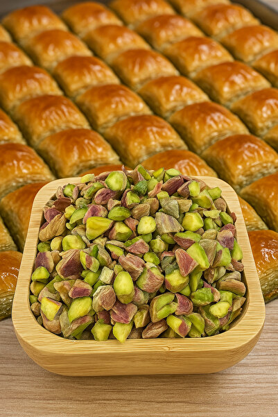 Emin Bey Antep Yöresel ANTEP FISTIĞI PİRİNÇ İRİ KIYIM 200 GRAM