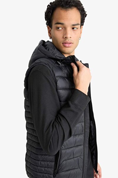 DeFacto Slim Fit Kapüşonlu Yelek