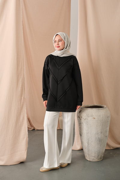 LOCCO Black Tunic - V-Detail on the Front