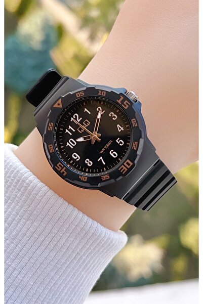 Q&Q Çocuk Kol Saati 33mm Kasa 10 Atm Su Geçirmez Silikon Kordonlu 2 Yıl Makin...