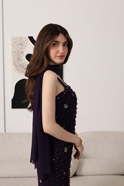 Generic Long navy blue evening dress embroidered with beads and crystals with an elegant design