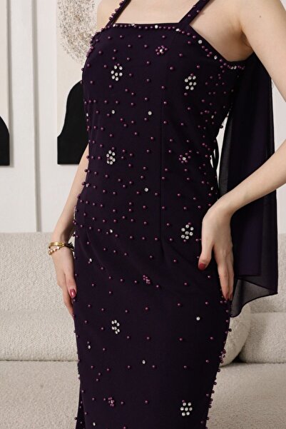 Generic Long navy blue evening dress embroidered with beads and crystals with an elegant design