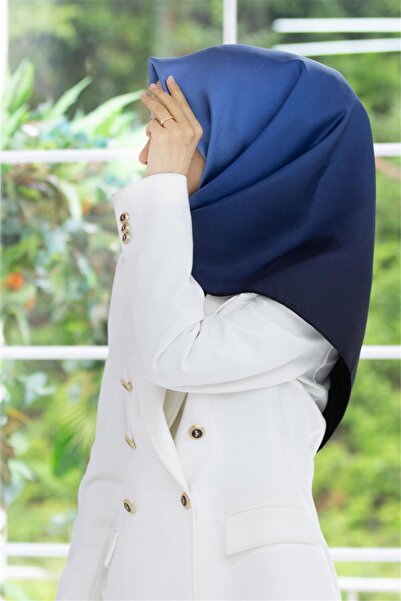 Vissona 57% MĂTASE 43% VISCOSĂ Twill Mătase cu model degradat Albastru închis - culoare albastru gheață 90x90 Forma de cusut pentru eșarfă