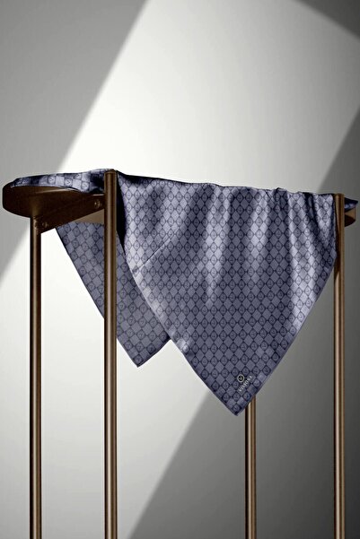 Vissona 57% ΜΕΤΑΞΩΤΟ 43% ΒΙΣΚΟΖΗ Μεταξωτό μονόγραμμα με μοτίβο γκρι χρώματος 90x90 Φουλάρι Σχήμα ραπτικής: Ράψιμο στο χέρι