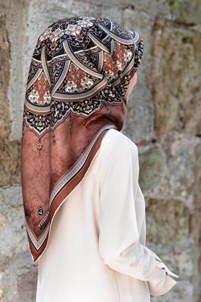 Vissona % 57 İPEK % 43 VİSKON Twill İpek Şal Desenli Taba - Siyah Renkli 90x9...