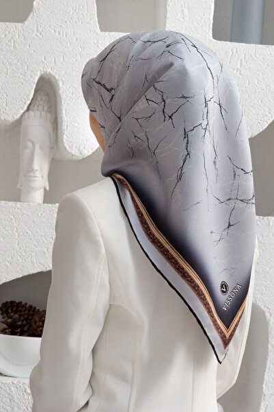 Vissona 57% ΜΕΤΑΞΩΤΟ 43% ΒΙΣΚΟΖΗ Μεταξωτό μαρμάρινο σχέδιο σε ασημί χρώμα 90x90 Σχήμα ραπτικής κασκόλ: Ράψιμο στο χέρι