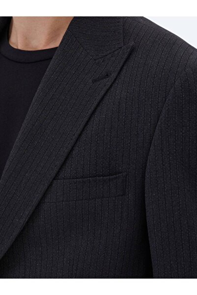 Kip Μαύρο ριγέ μοντέρνο σακάκι