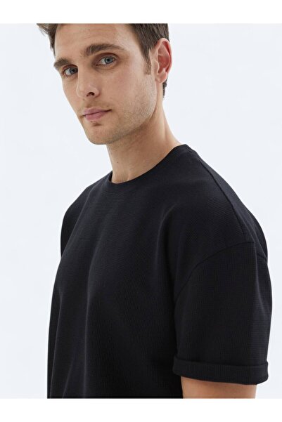 Kip Μαύρο T-Shirt με λαιμόκοψη 100% βαμβάκι