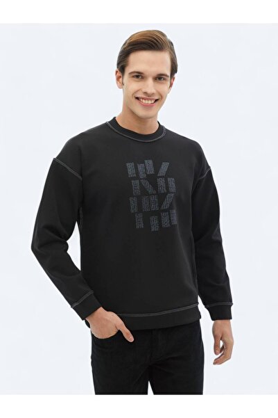 Kip Чорна футболка з коміром-стійкою та двостороннім принтом