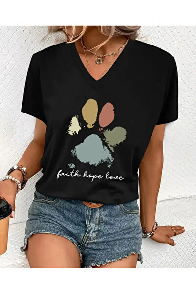 FUFLUNS تي شيرت مطبوع برقبة على شكل حرف V مقاس كبير من FAITH HOPE LOVE