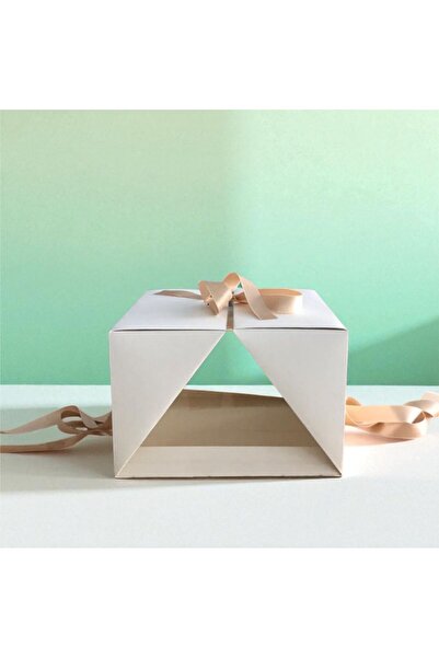 Ambalaj Modacısı YAŞ PASTA KUTUSU VE ALTLIĞI - 6-8 KİŞİLİK LADY CAKE BOX BEYAZ ( 5 ADET ) ( 23X23X15 CM )