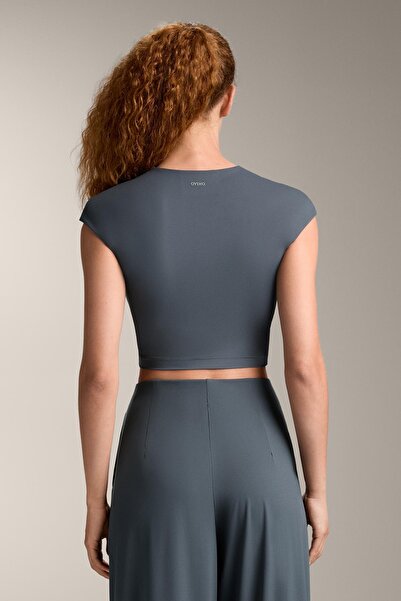 Oysho قميص خفيف بأكمام قصيرة