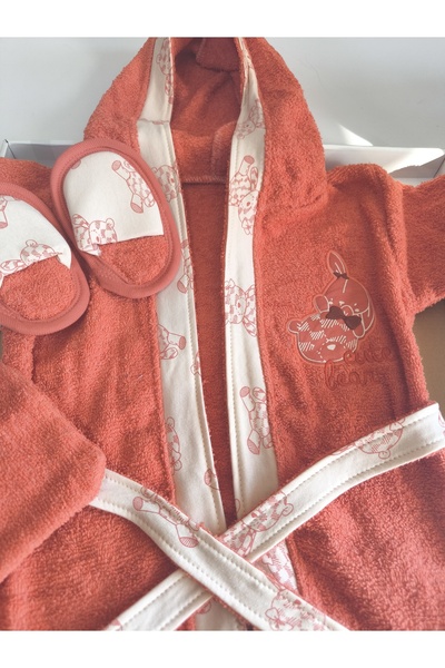 Miniworld طقم روب حمام مكون من 5 قطع لعمر 0-2 سنة، 100% قطن عضوي (روب حمام + منشفة استحمام + ليفة استحمام + حزام + نعال)