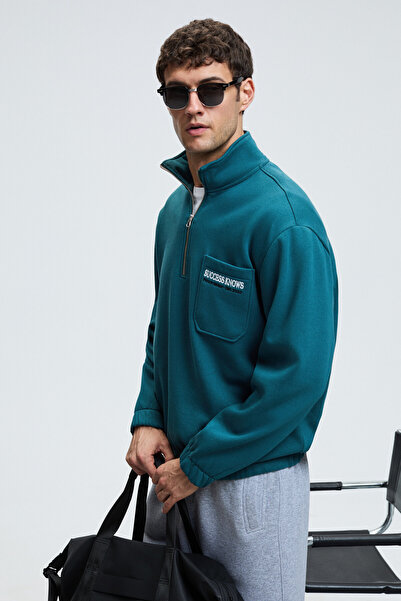 GRIMELANGE MERRICK Ανδρικό πουλόβερ με στάμπα στην πλάτη, κέντημα στην τσέπη, μισό φερμουάρ, ελαστικό λαιμόκοψη, κανονική εφαρμογή, πράσινο Swe