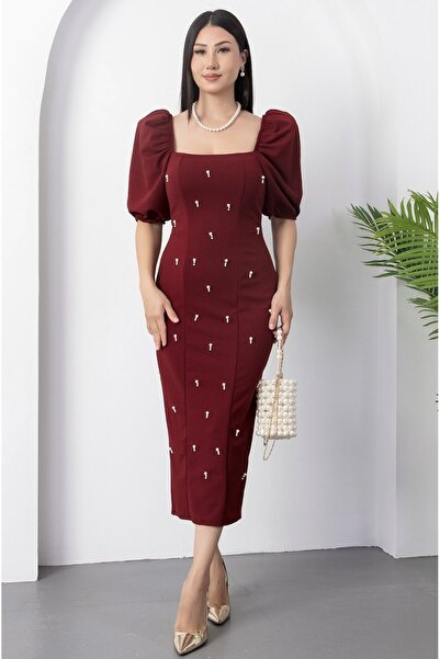 Afiş Butik Rochie burgundy cu mâneci balon și decolteu pătrat cu perle