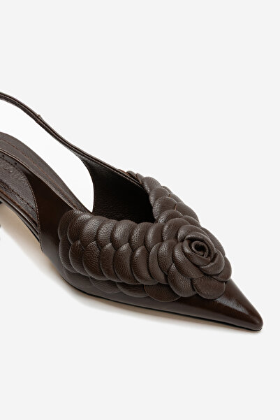 WilloWara حذاء روزا أنيق من الجلد الطبيعي بتفاصيل وردية