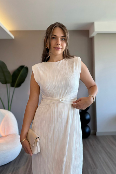 Aventien Bel Detaylı Piliseli Beyaz Midi Elbise
