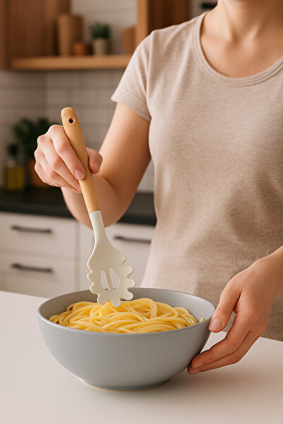 İnterlife Bamboo Handle Silicone Tip Spaghetti Ladle Food Preparation Serving Presentation Ladle 32 cm