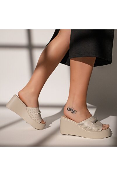 Modlet.ro Women's beige platform slippers with metallic details MOD11605