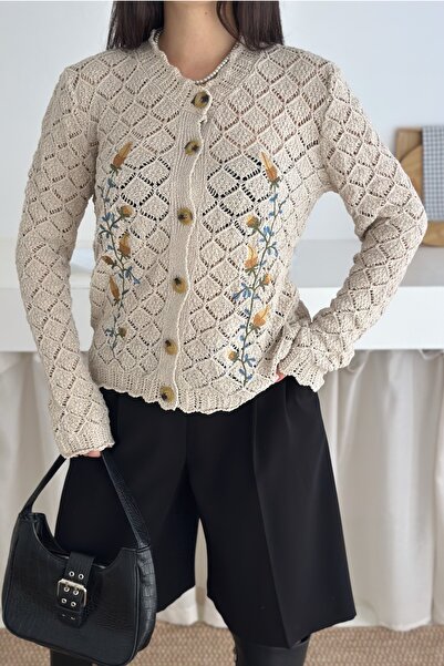 FEMELLE كارديجان نسائي منسوج مخرم بأزرار بيج مزخرفة ومطرزة بمقاس قياسي