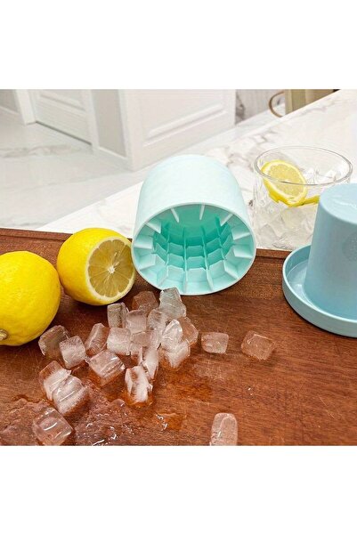 Flippy Silicone Ice Tray with Lid, Flippy, Cylinder Ice Mold, BPA-free, 9x8.5x8 cm, Blue