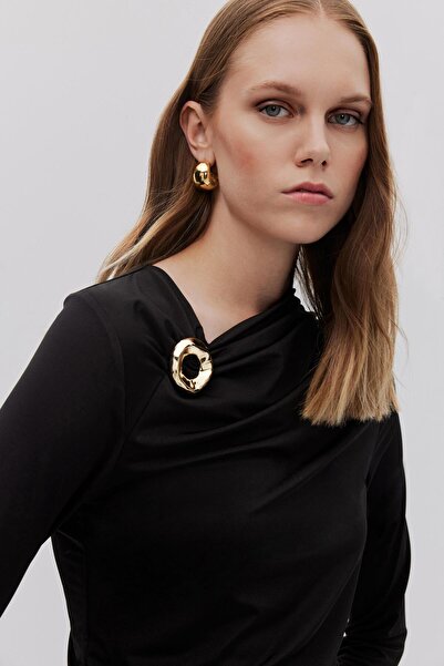 Shn BÜZGÜLÜ METAL BROŞLU BODYSUIT