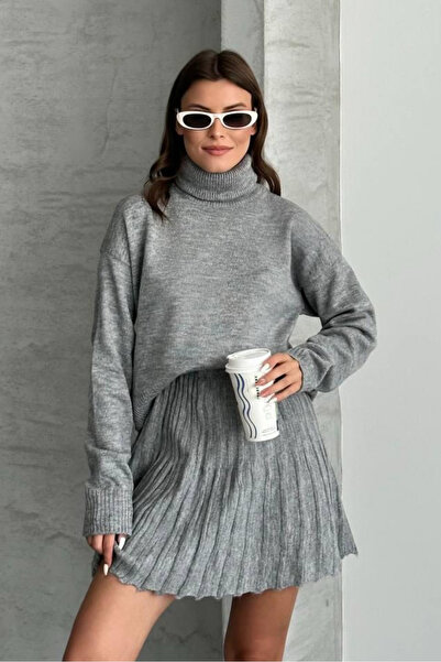 macharel jeans Turtleneck Pleated Skirt Knitwear Set Sweater/Skirt