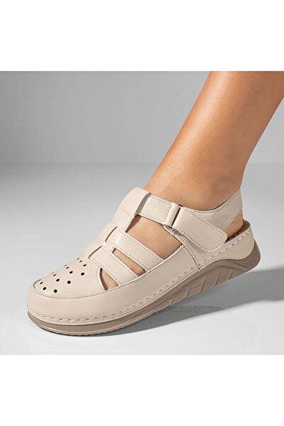 BMoD Sandale bej pentru femei cu perforații și platformă mică MOD11454