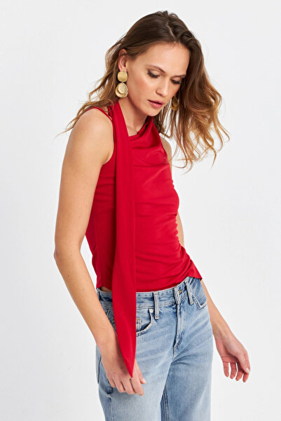 Cool & Sexy Kadın Kırmızı Fularlı Asimetrik Bluz HOR0079
