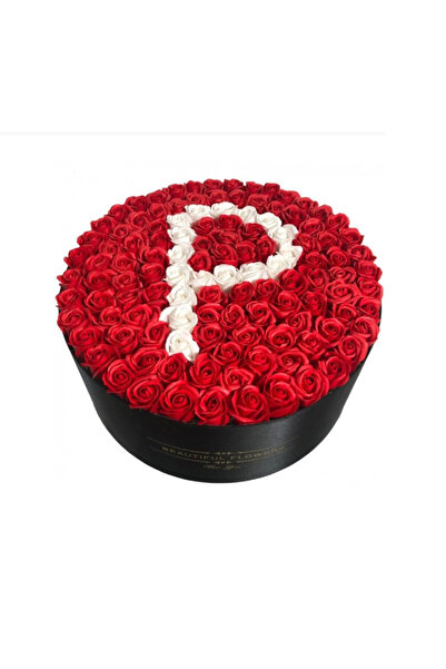 velve Aranjament floral personalizat cu litera, cutie rotunda neagra cu 125 t...