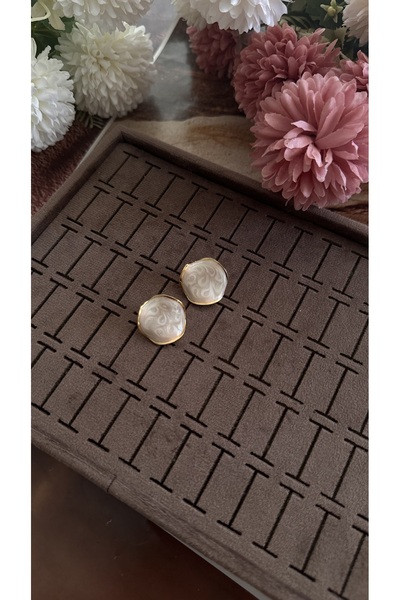 KAD COLLECTION Gold çerçeveli desenli vintage küpe